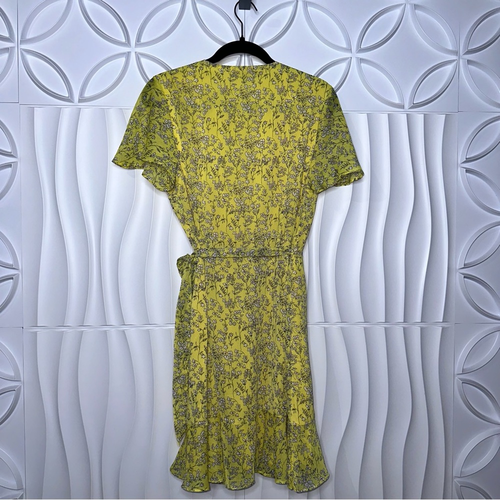 Banana Republic Wrap Floral Dress - Picture 4 of 5